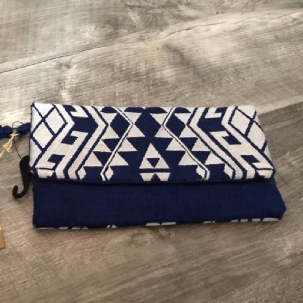 Navy and white wristlet/clutch
